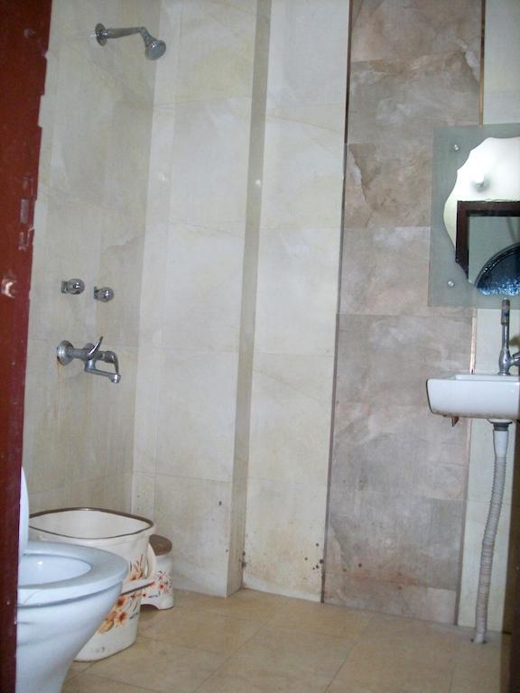 دلهي Hotel Milan Continental المظهر الخارجي الصورة